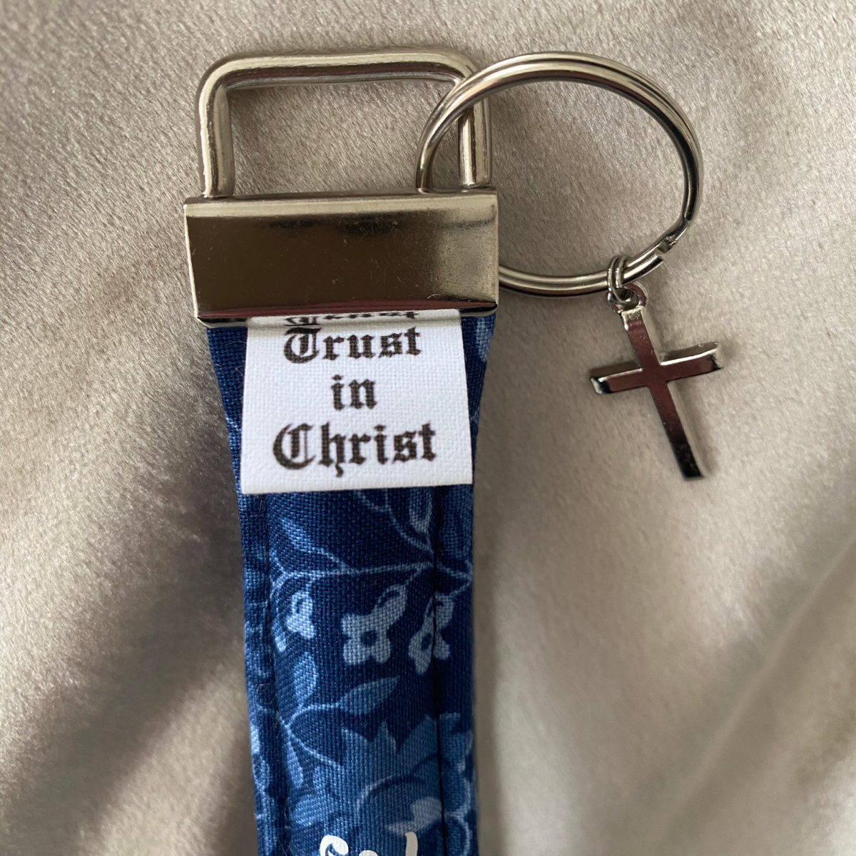 Jesus Loves you Keychain