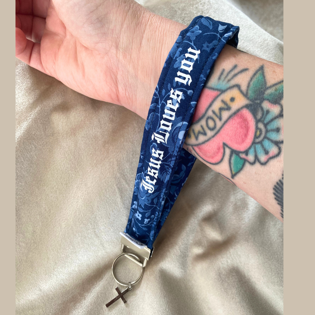 Jesus Loves you Keychain